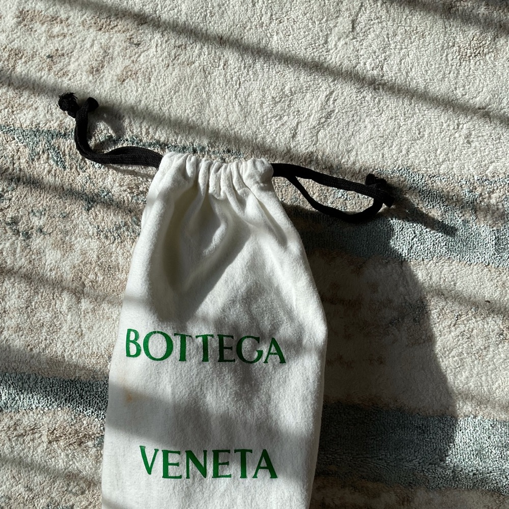 Neon Yellow BOTTEGA VENETA heel.